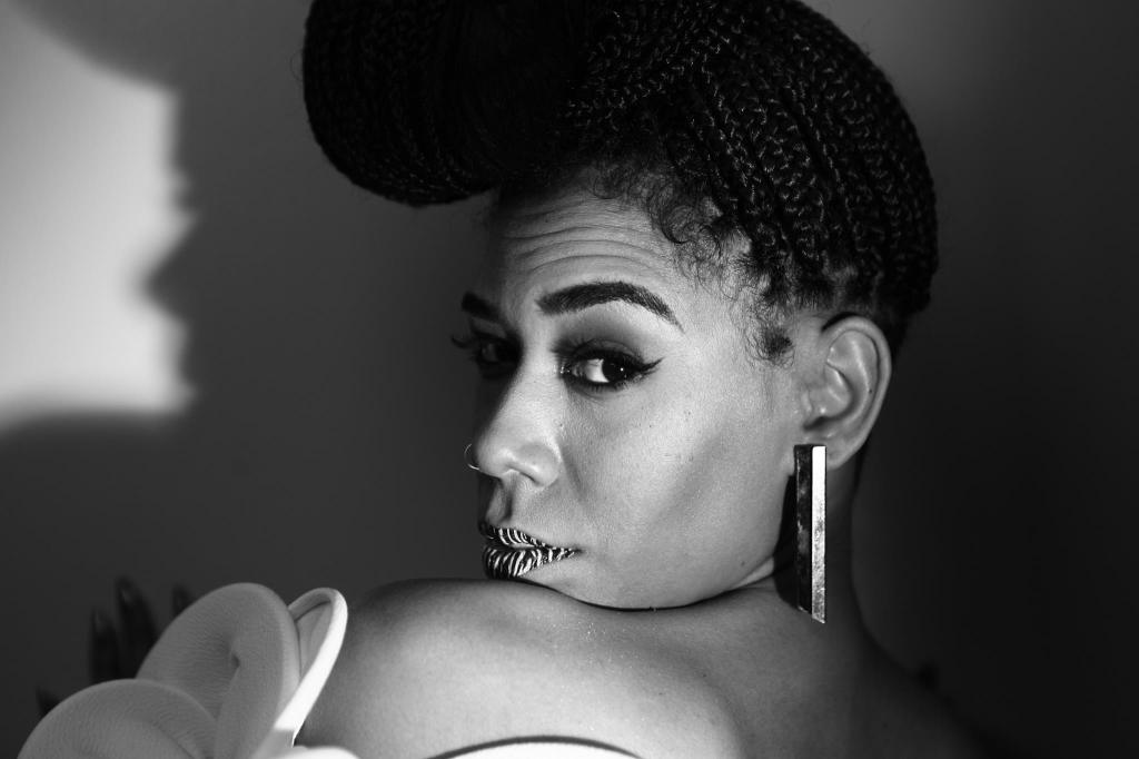 Miranda Nicole Breaks Boundaries with ‘A Million Pieces’: A Star-Studded&nbsp;Collaboration